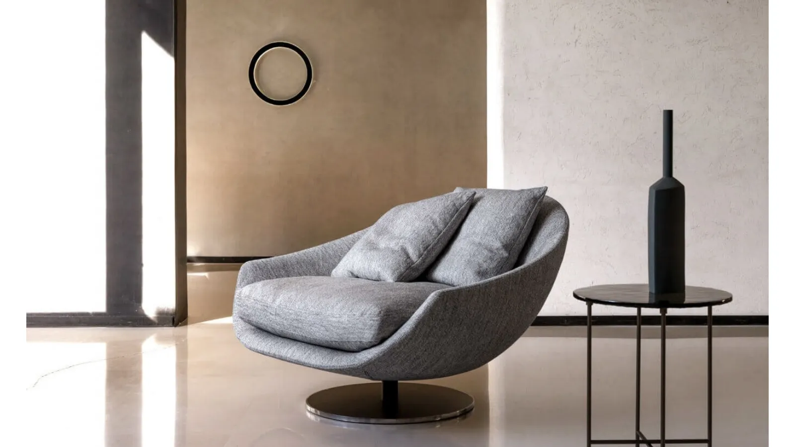 Avì design armchair in fabric with metal base by Desirèe