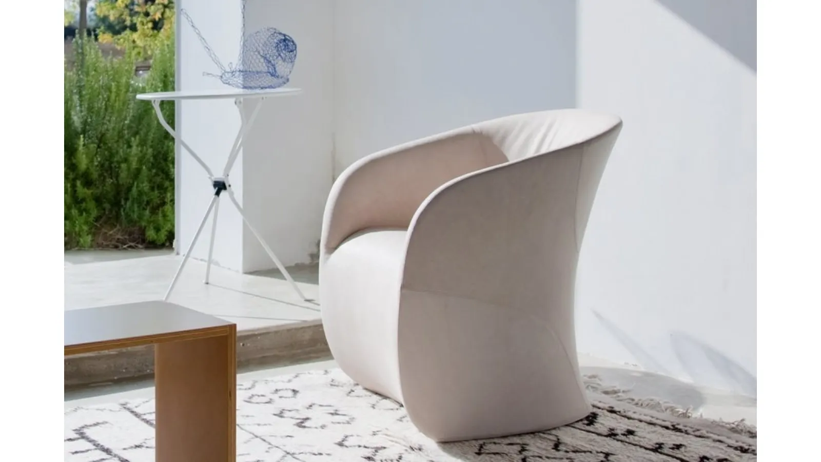 Calla Armchair by Zanotta