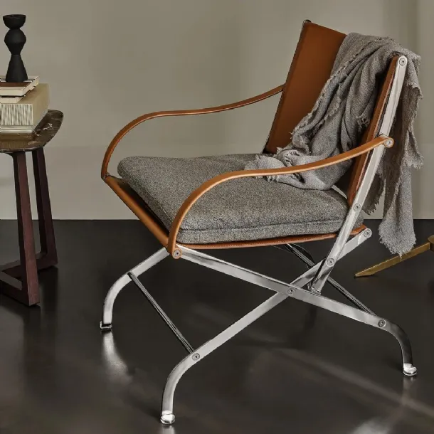 Carlotta armchair in leather with metal frame and Flexform fabric cushion