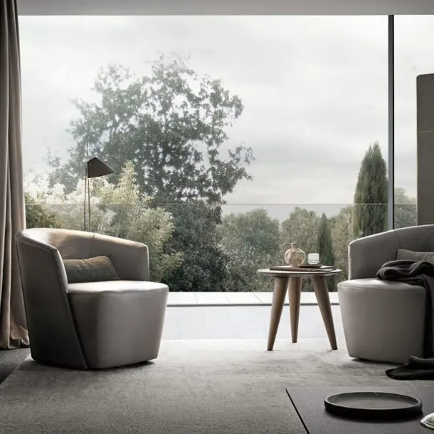 Club leather armchair by Giellesse