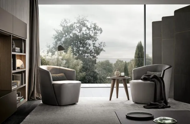 Club leather armchair by Giellesse