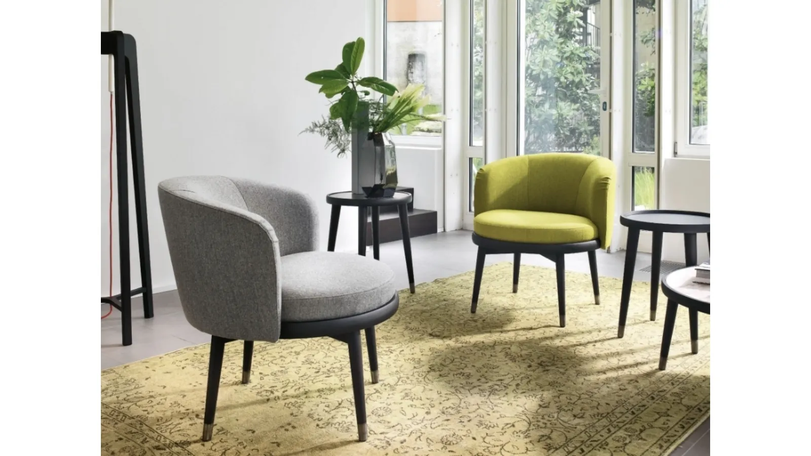 Daphne armchair by Porada