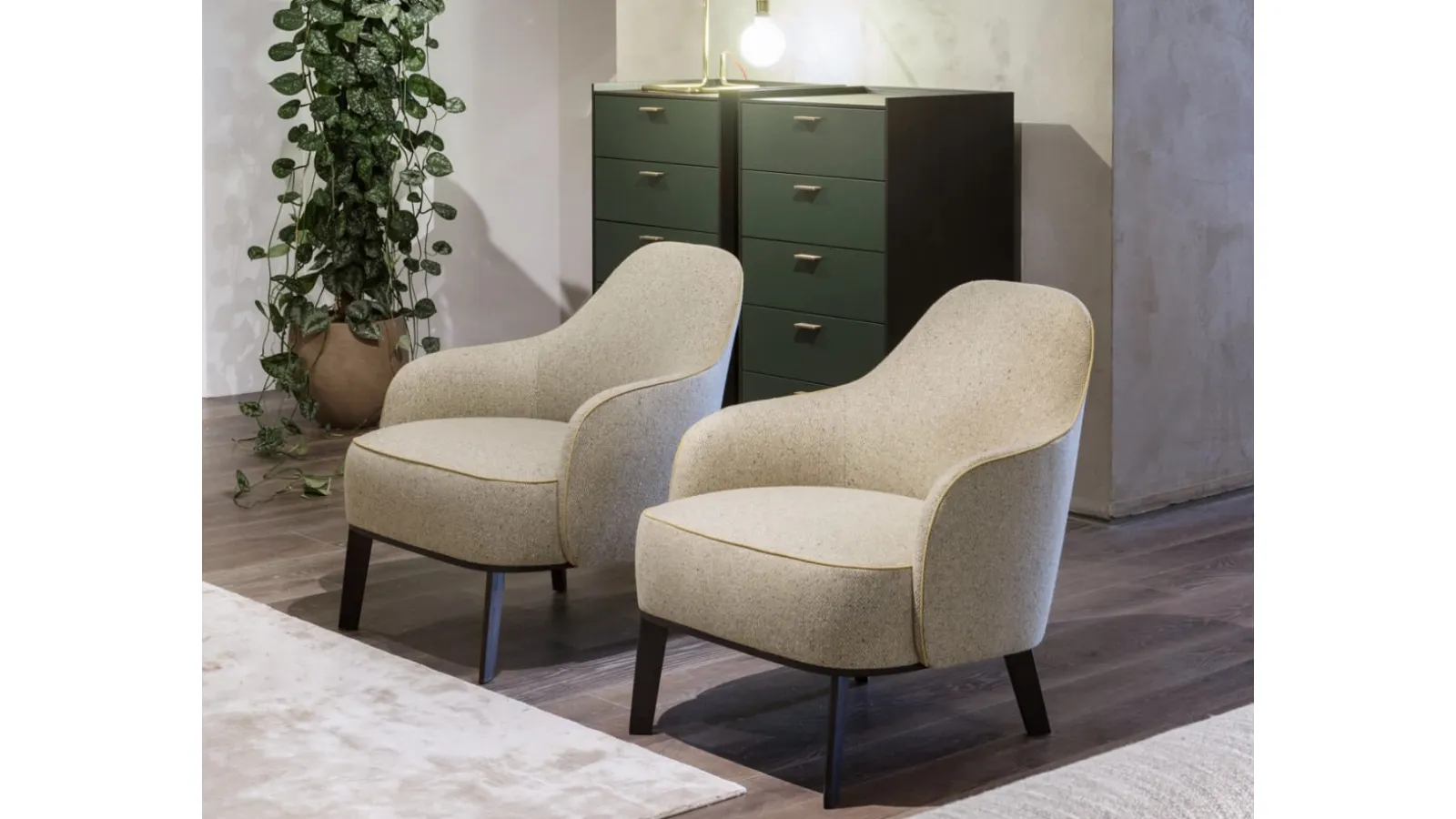 Classic Fantino armchair by Lema