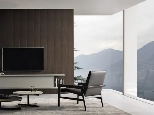 Halo leather armchair by Giellesse