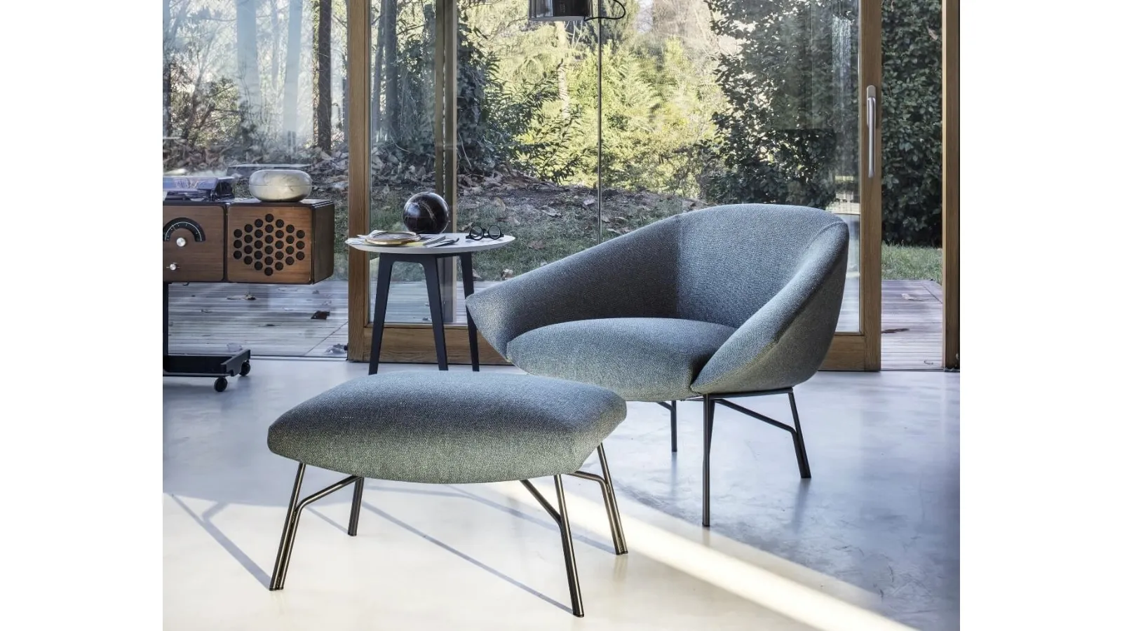 Lennox retro-style armchair by Lema