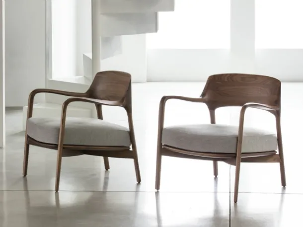 Louis armchair in wood with upholstered seat by Porada