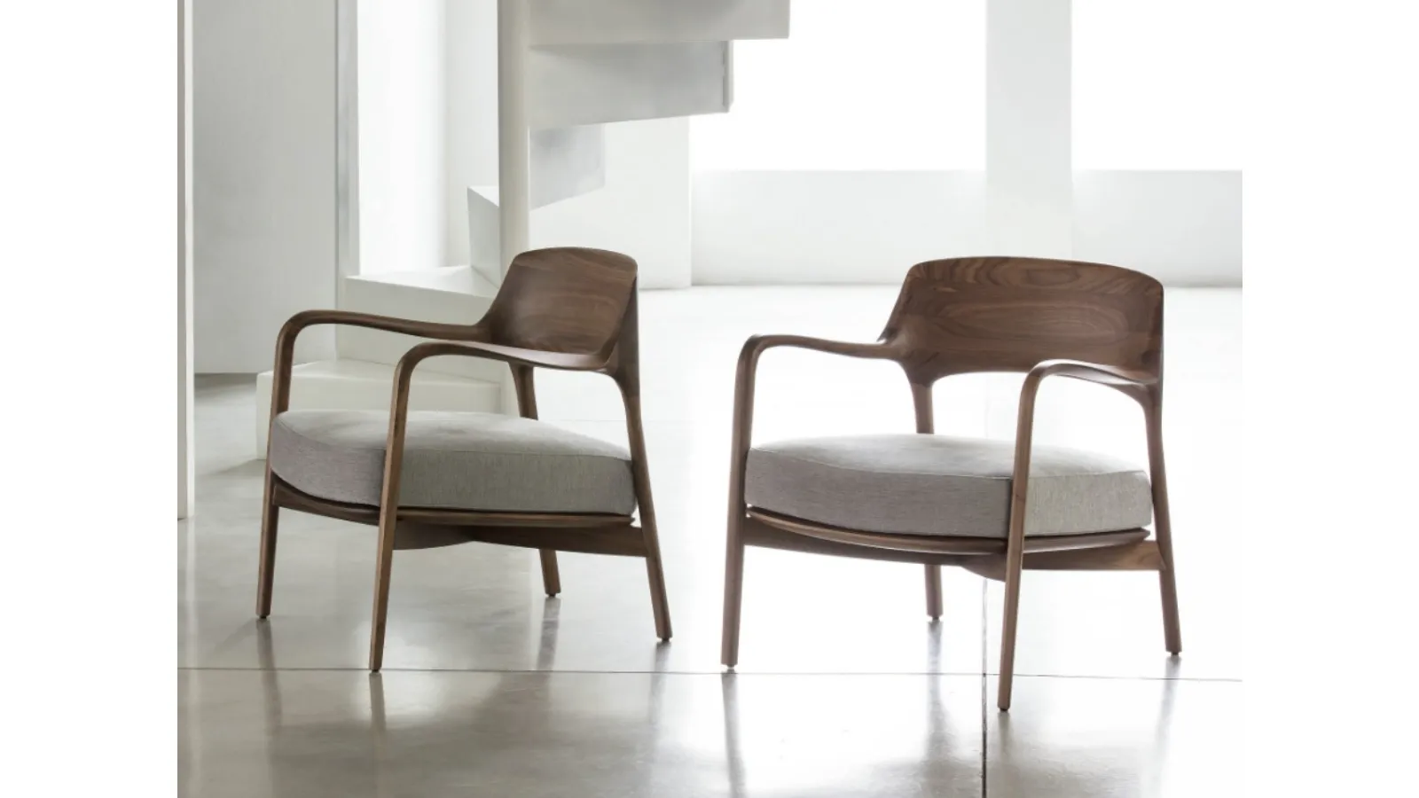 Louis armchair in wood with upholstered seat by Porada