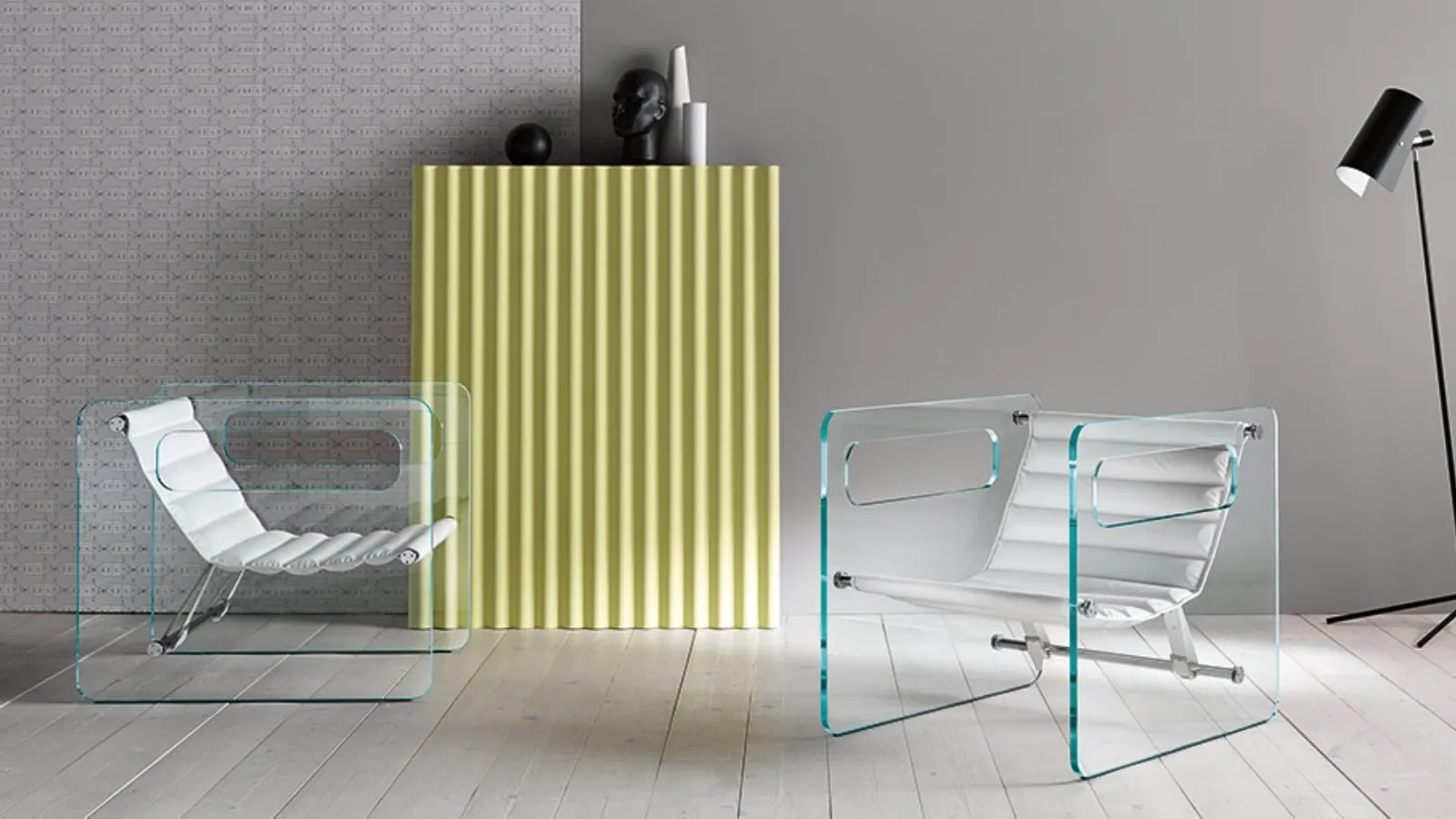 Armchair with adjustable leather seat and Naked glass structure by Tonelli