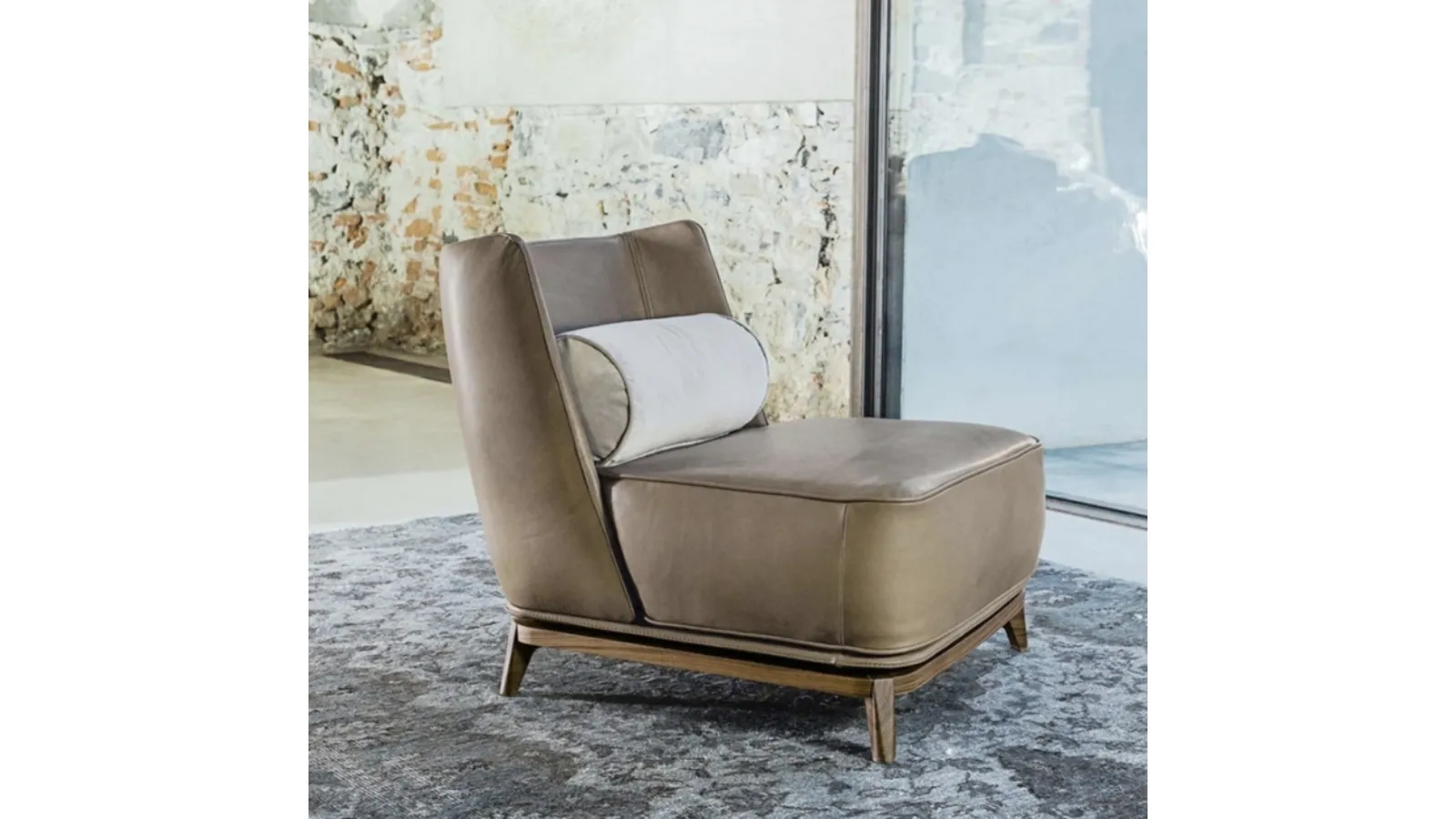 Opera Armchair in Vibieffe Leather