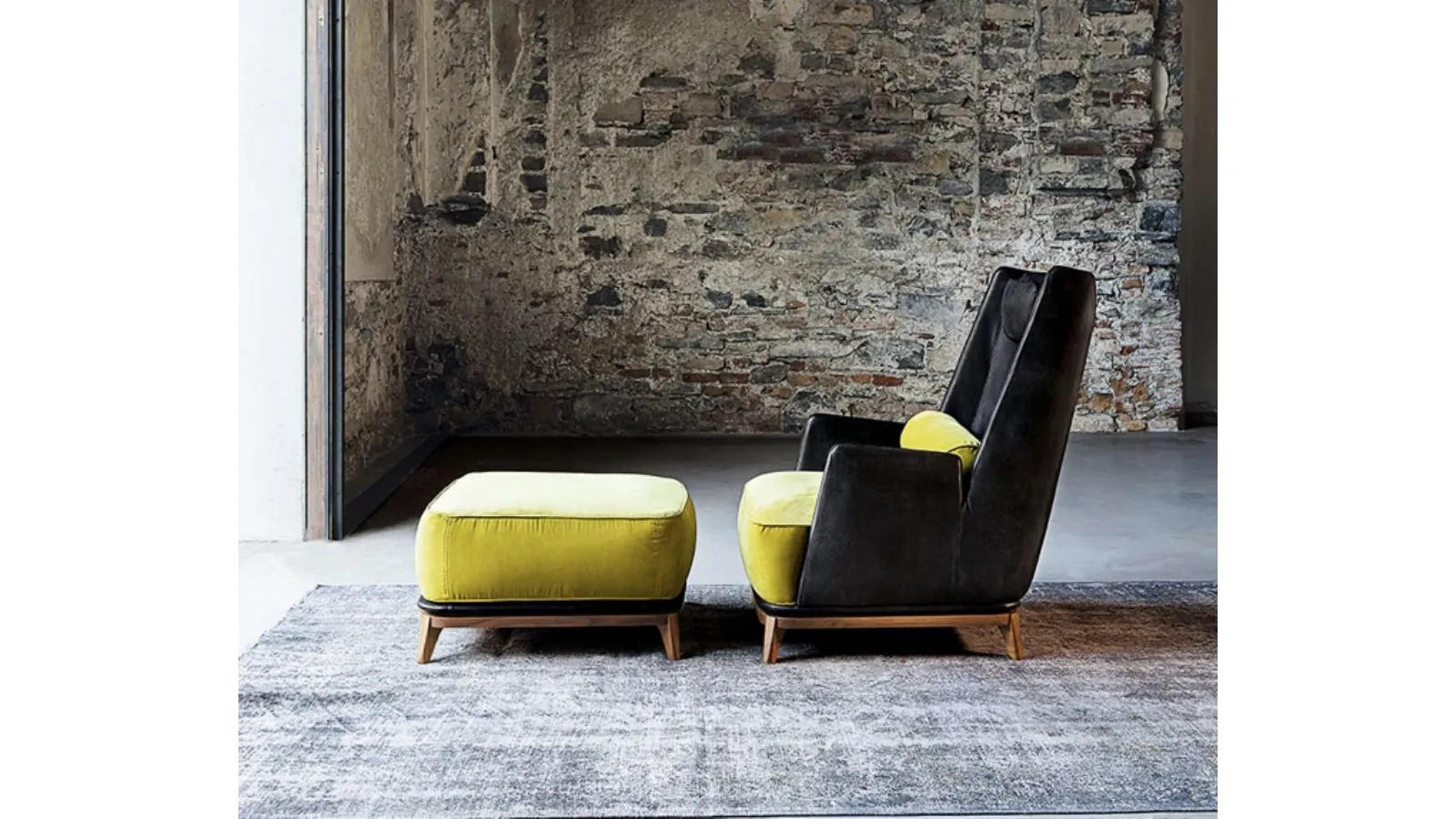 Opera Armchair in Vibieffe Leather
