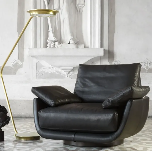 Maxi Swivel Leather Armchair Tuliss by Desirèe