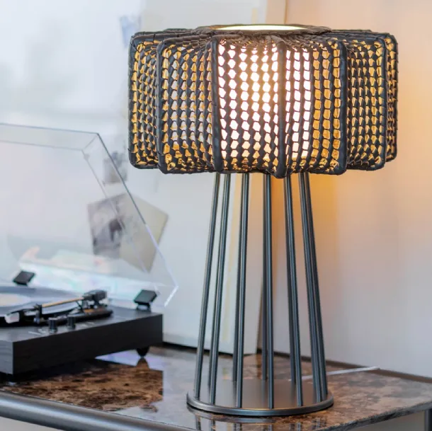 Arno table lamp in metal and woven leather by Natevo