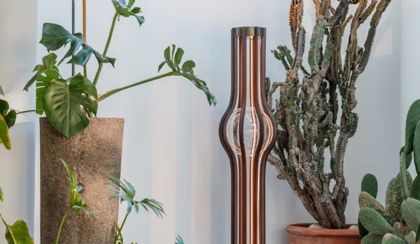Ashaa curved wood floor lamp by Natevo