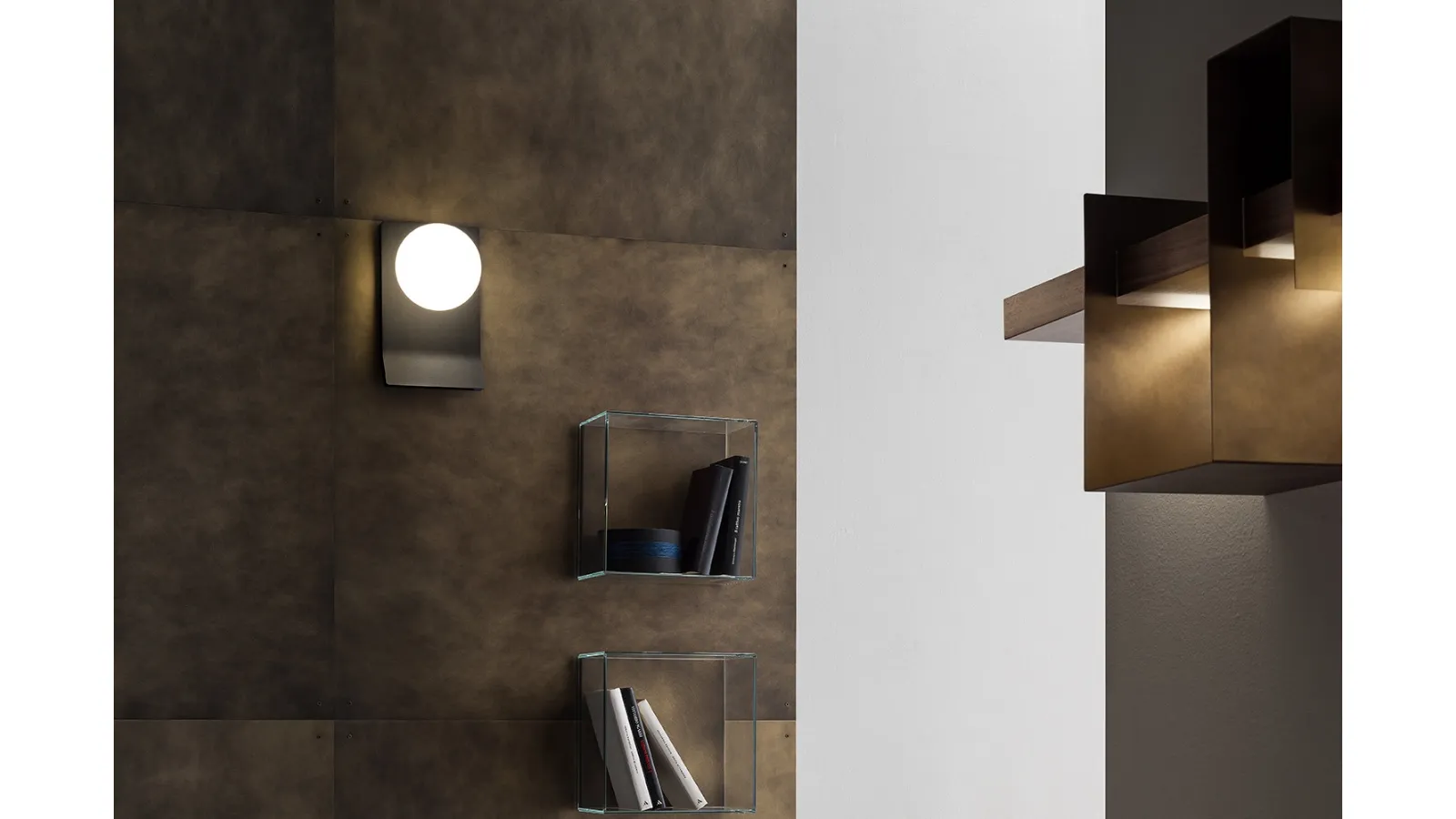 Rechargeable LED wall lamp Brand in metal by Ronda Design