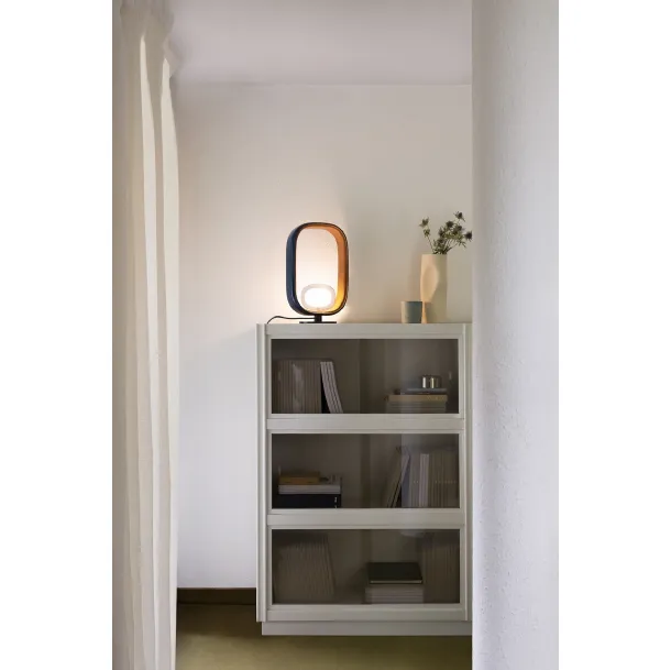 Table lamp upholstered in leather by Filipa de Tooy