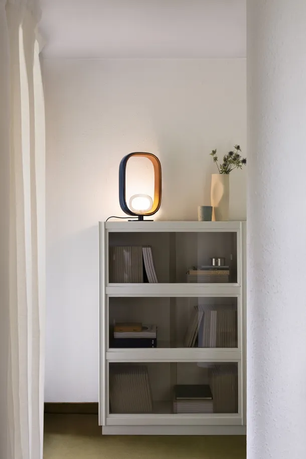 Table lamp upholstered in leather by Filipa de Tooy