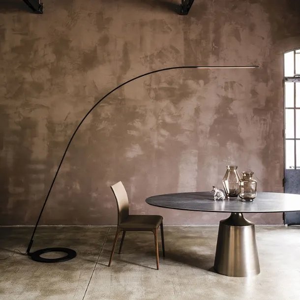Thin black painted steel floor lamp Lampo by Cattelan Italia