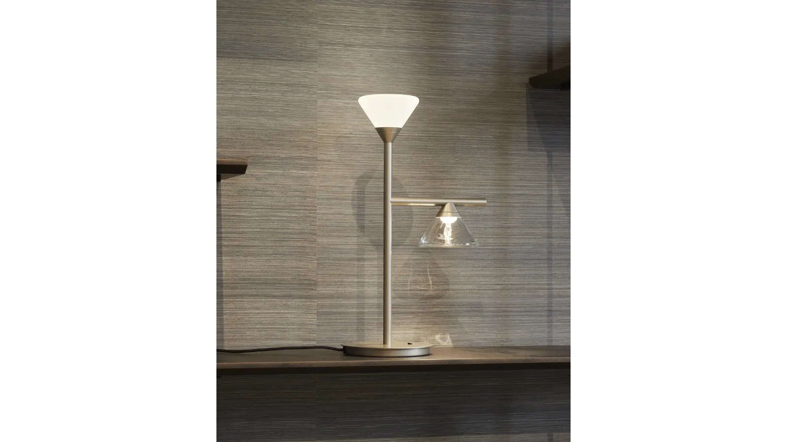Linfa 565 32 Table Lamp by Tooy