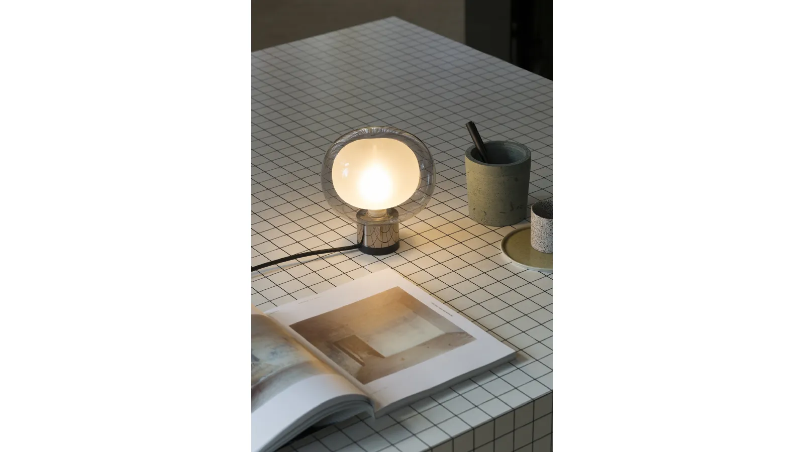 Nabila table lamp by Tooy