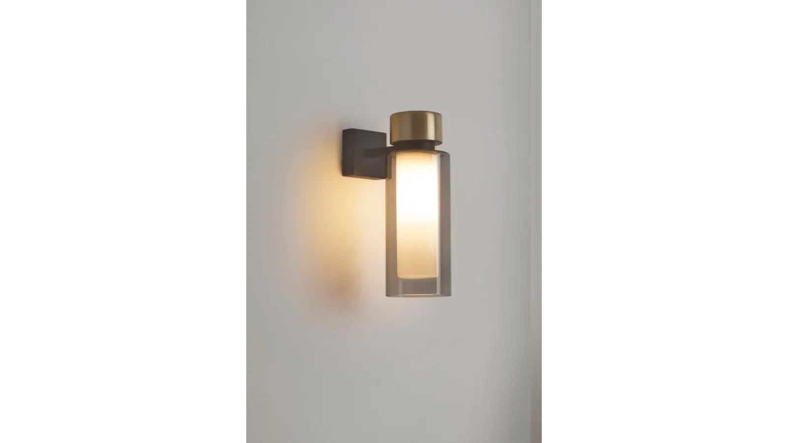 Osman wall lamp by Tooy