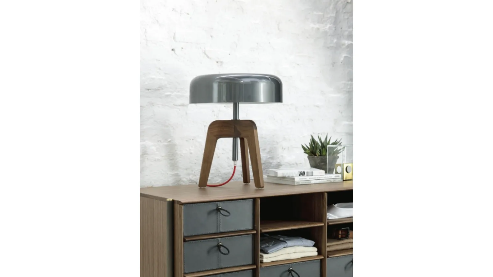 Pileo wooden table lamp by Porada