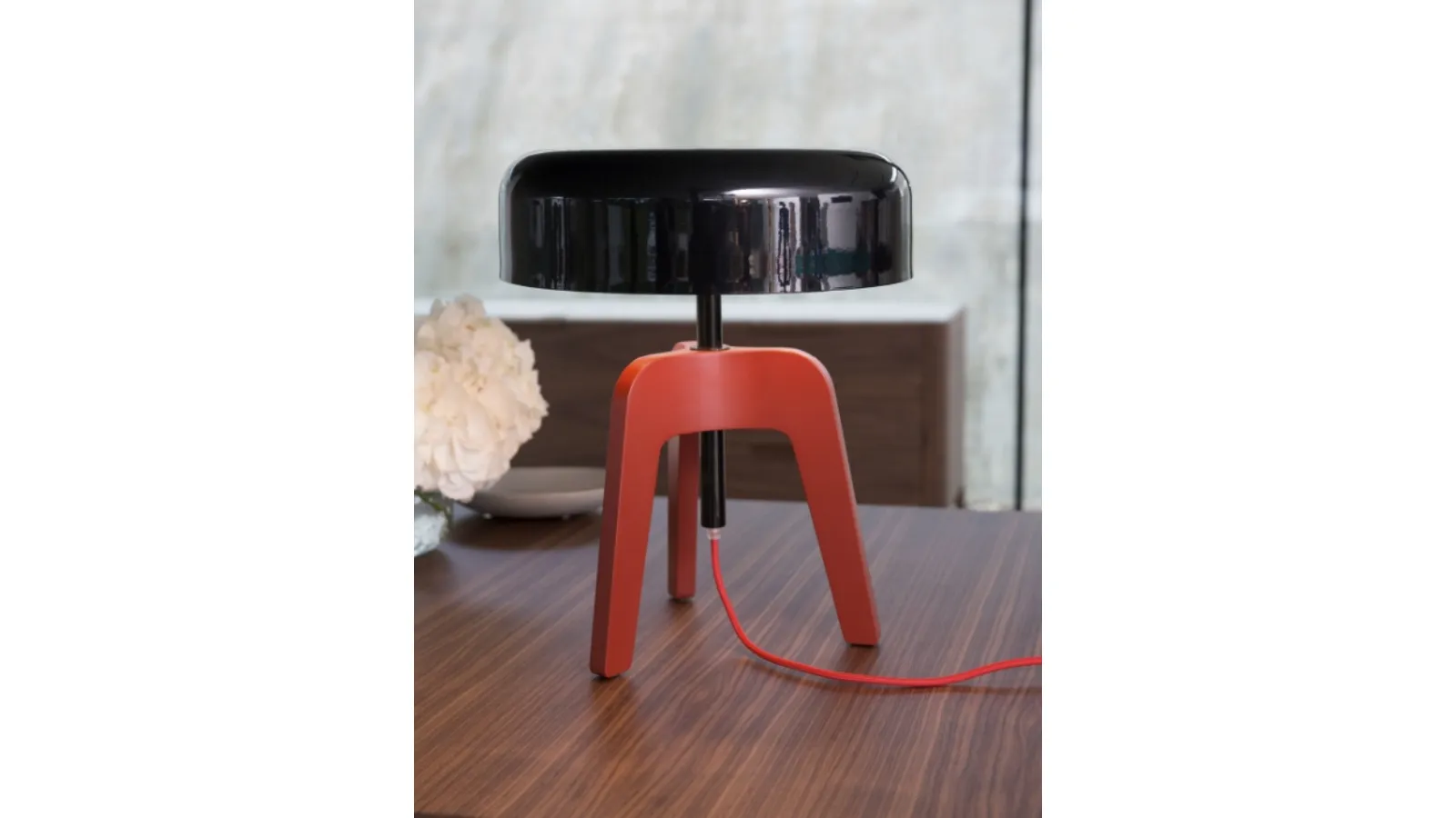 Pileo lacquered wood table lamp by Porada