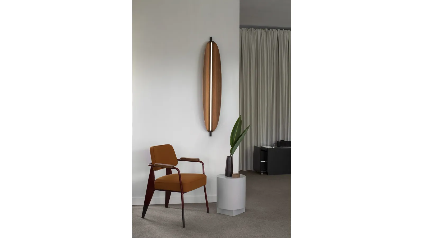 Thula wall lamp by Tooy