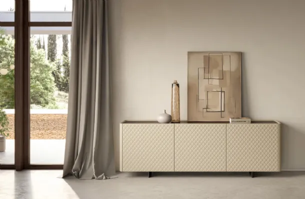 Madia Alma Diamond upholstered in Eforma leather