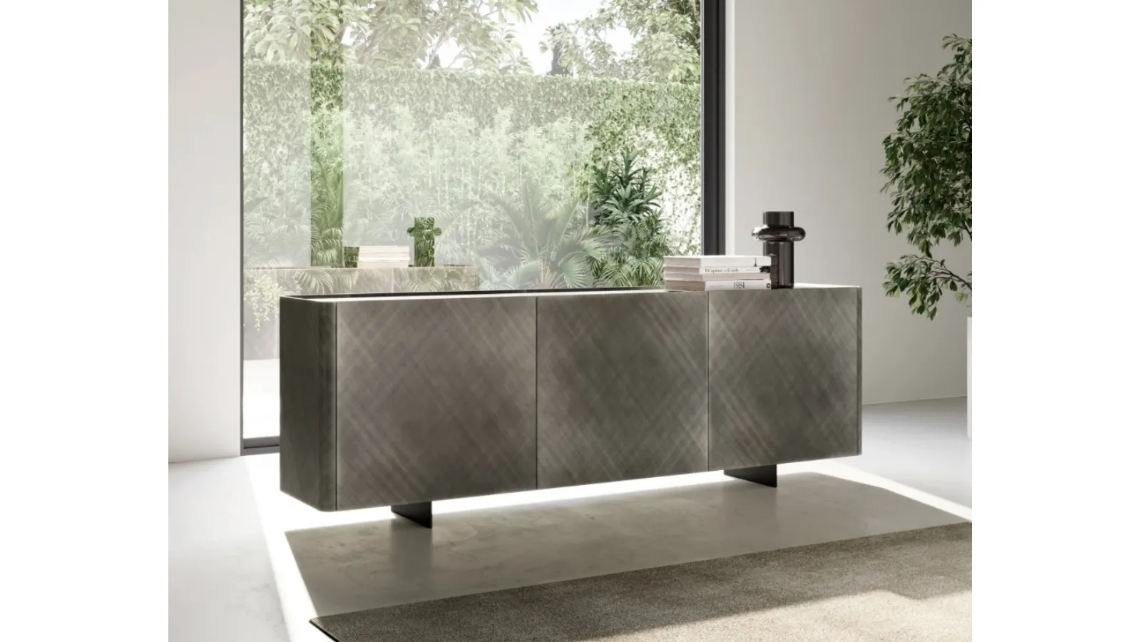 Madia Alma in brushed lacquer by Eforma