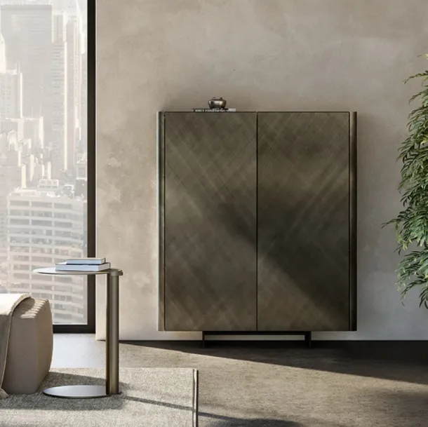Vertical Madia Alma in brushed lacquer by Eforma