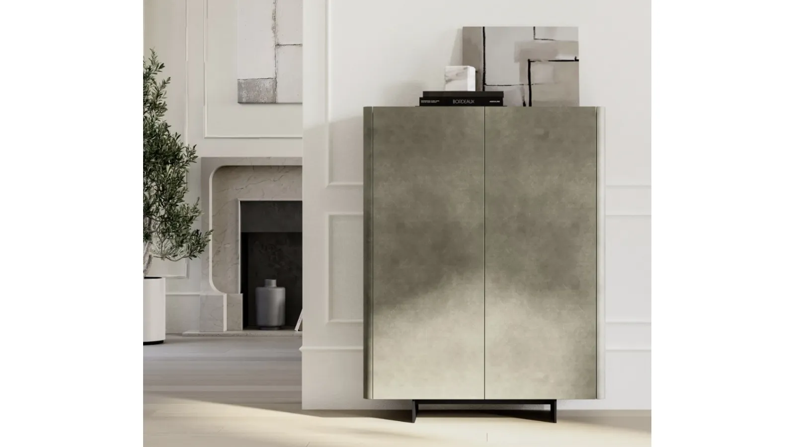 Vertical Alma cabinet in Eforma lacquered finish