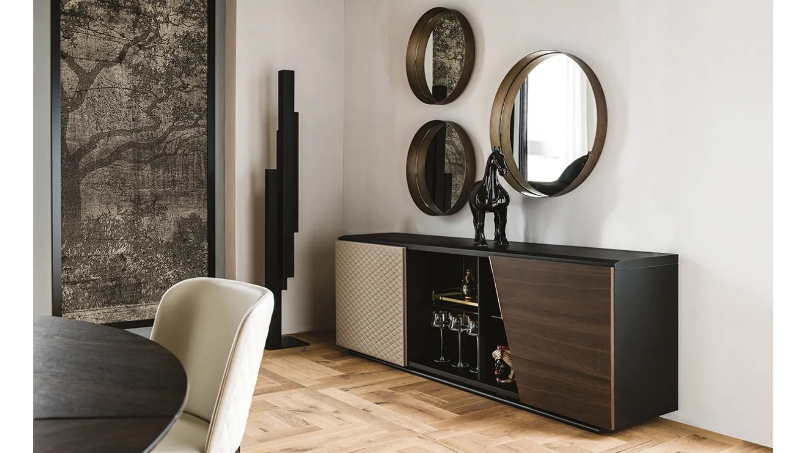 Madia Aston in wood with leather details by Cattelan Italia