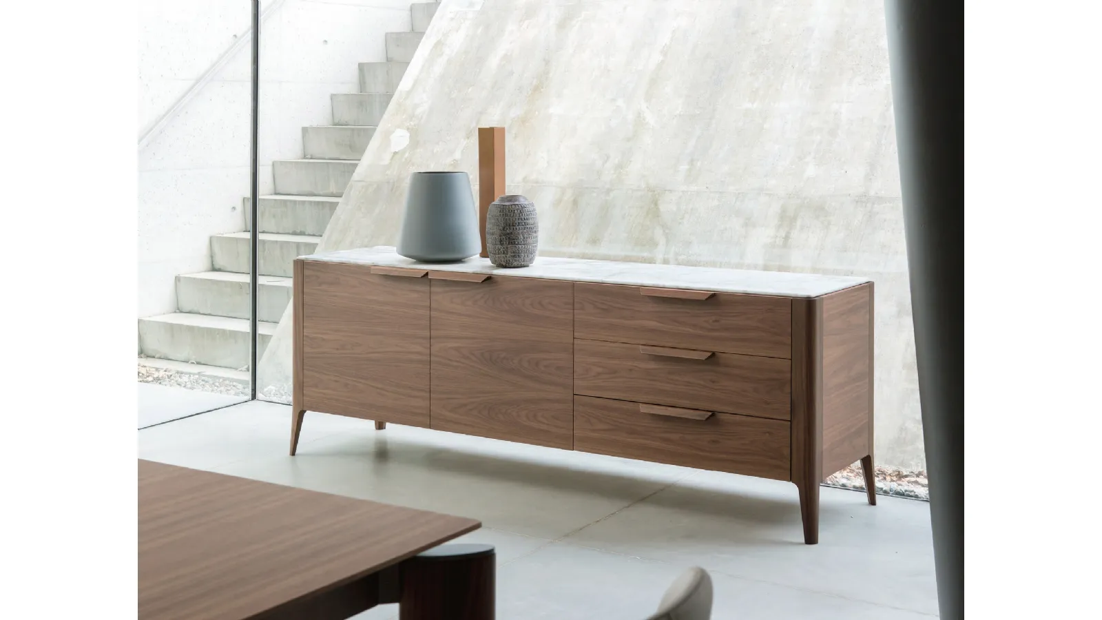 Madia in walnut canaletto with Atlante 03 marble top by Porada