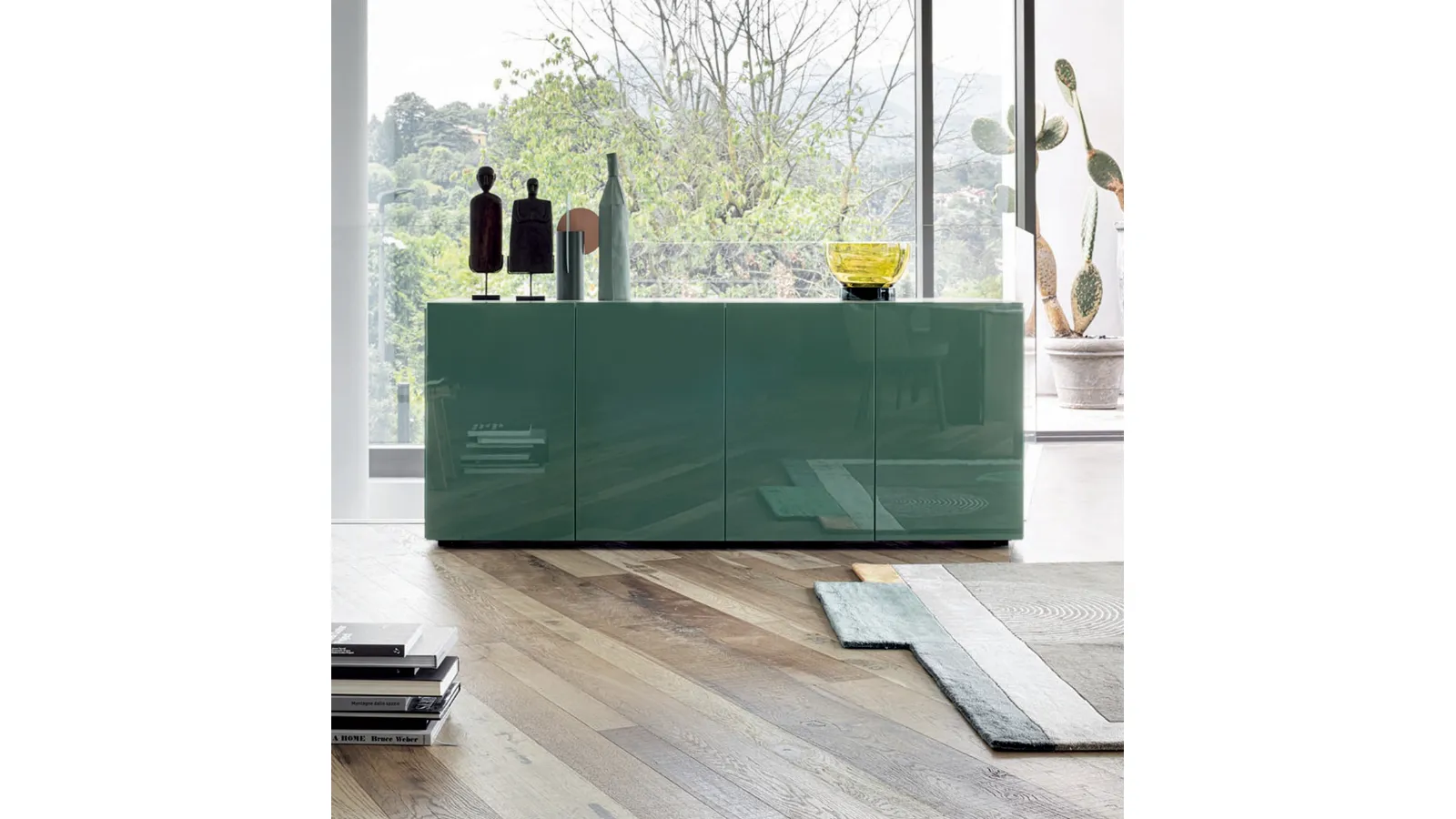 Madia Florens glossy lacquered by Lema