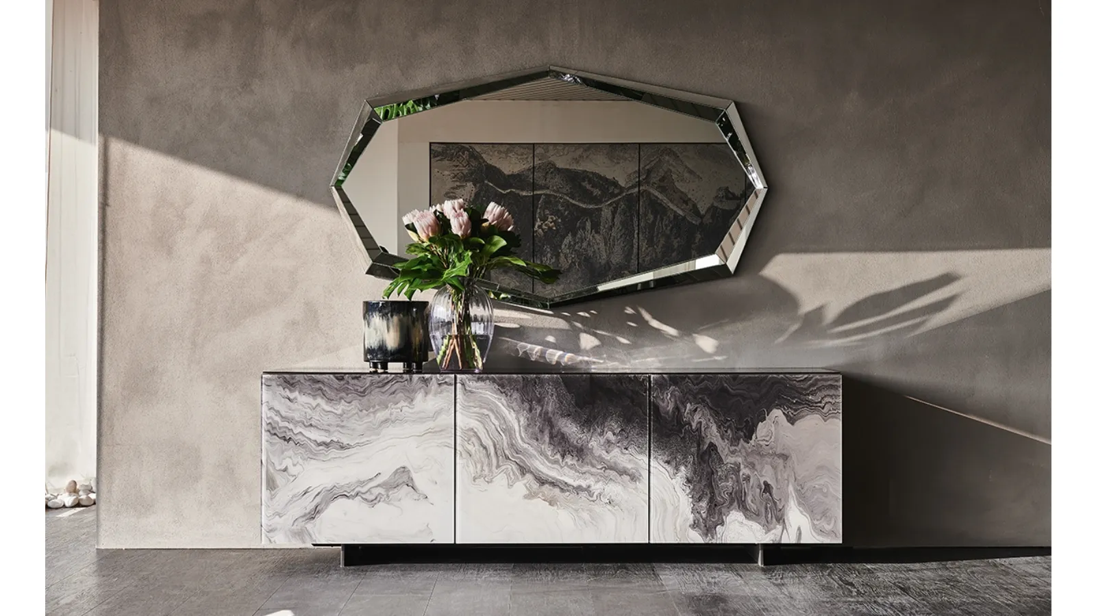 Madia Focus in extra-clear glass with Cattelan Italia's Crystalart artistic print