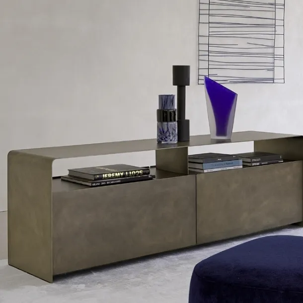 Madia Oxide finish sheet by Flou