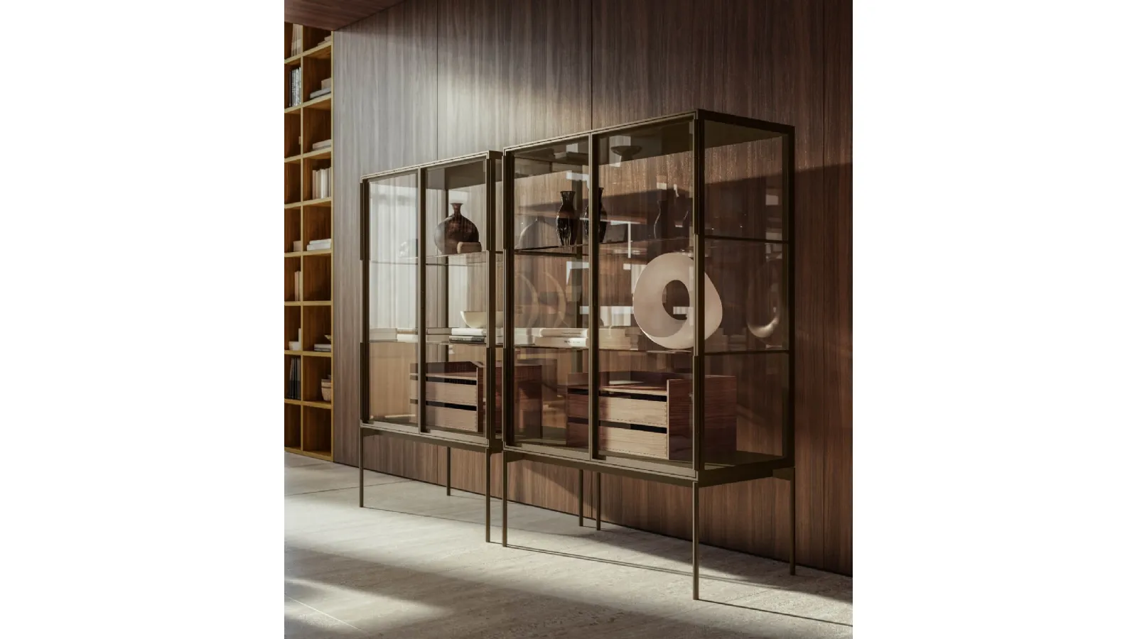 Transparent glass and aluminum Madia Galerist by Lema