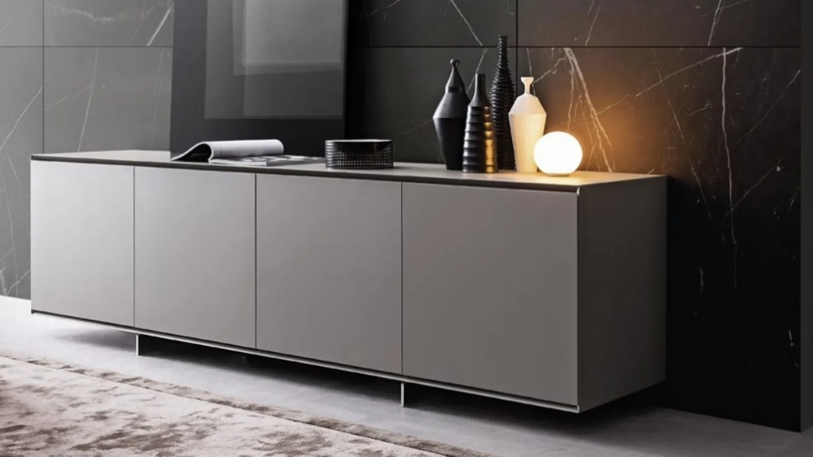 Giuly Madia in lacquered wood by Giellesse