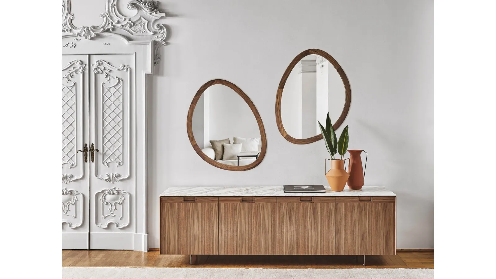 Madia with four hinged doors in wood with Matics 4 inlay by Porada