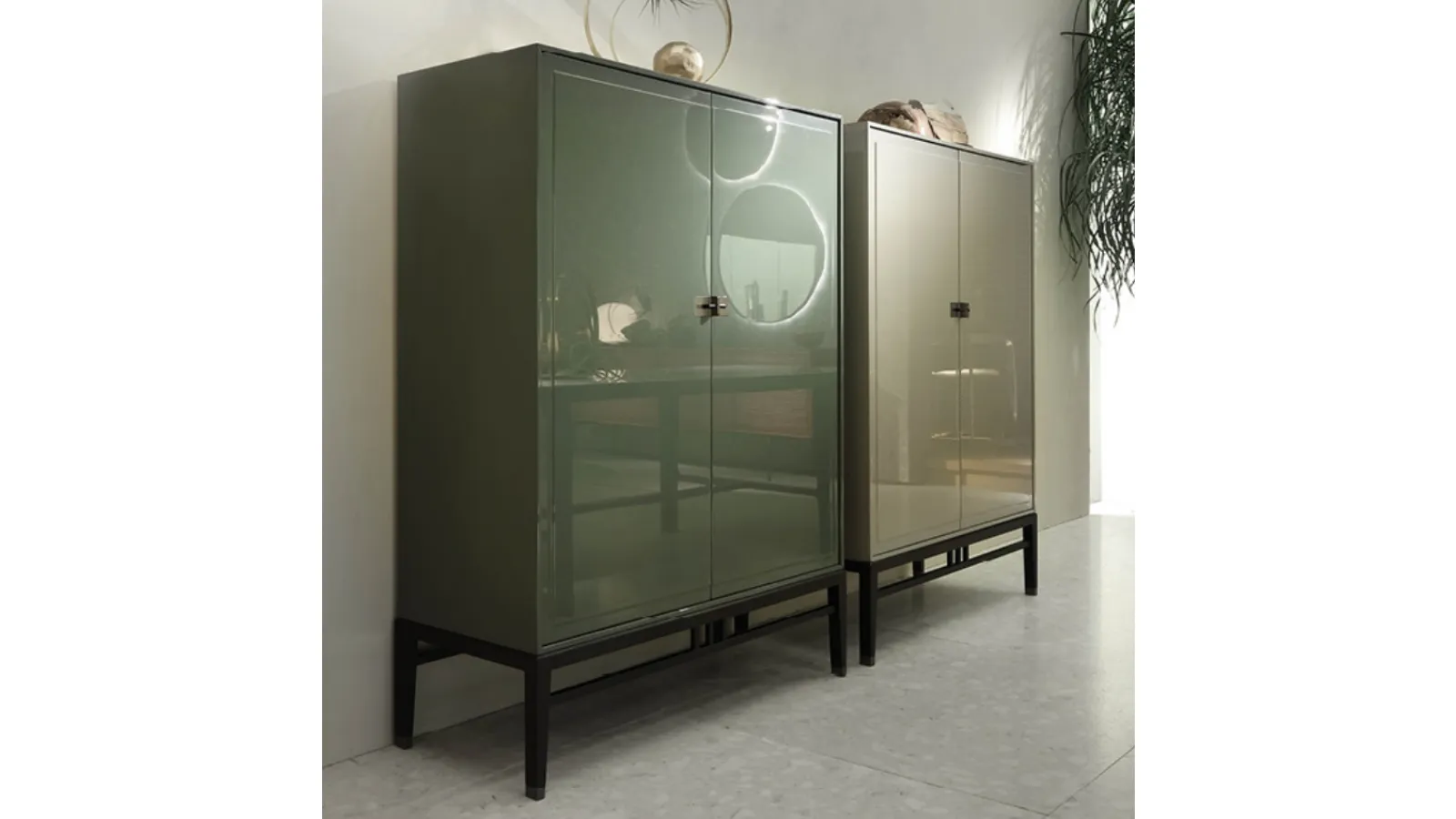 High Oriental Bar Cabinet in Alivar glossy lacquered by Alivar