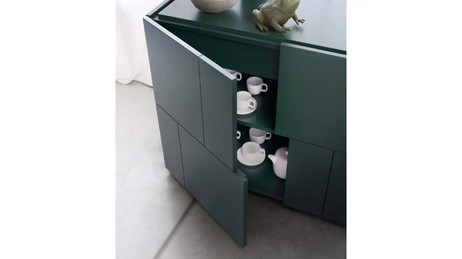 Lema Ortelia matte lacquered sideboard