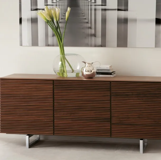 Modern Madia with solid wood Riga doors by Porada