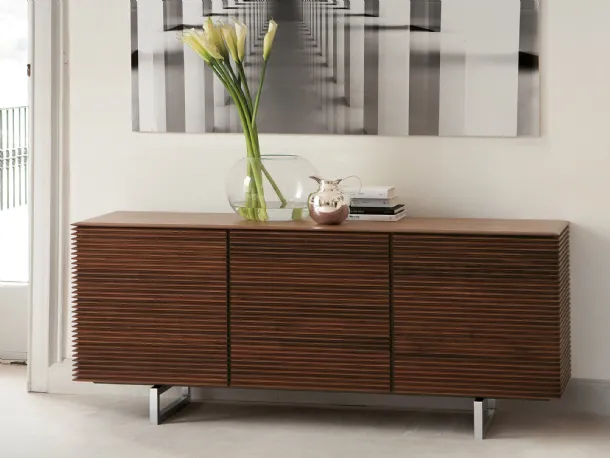 Modern Madia with solid wood Riga doors by Porada