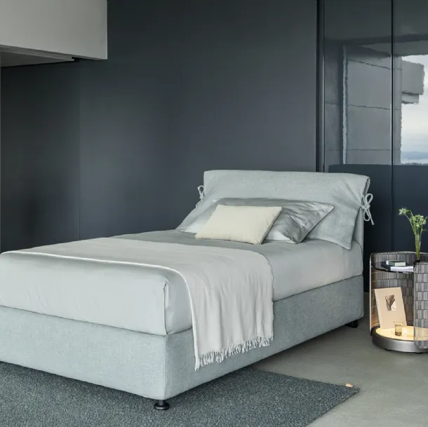Single bed in Nathalie fabric by Flou
