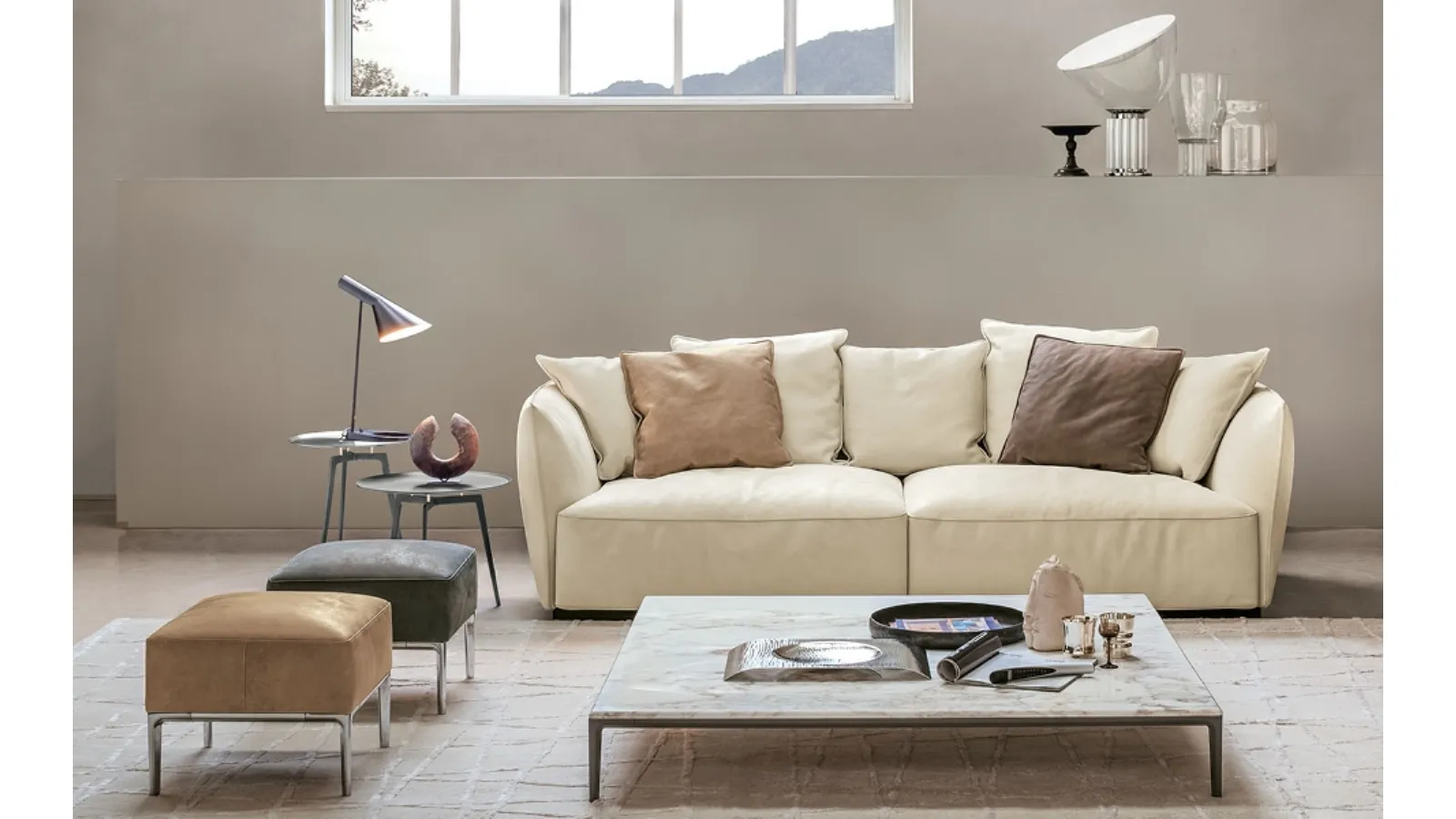 Blow linear leather sofa by Alivar