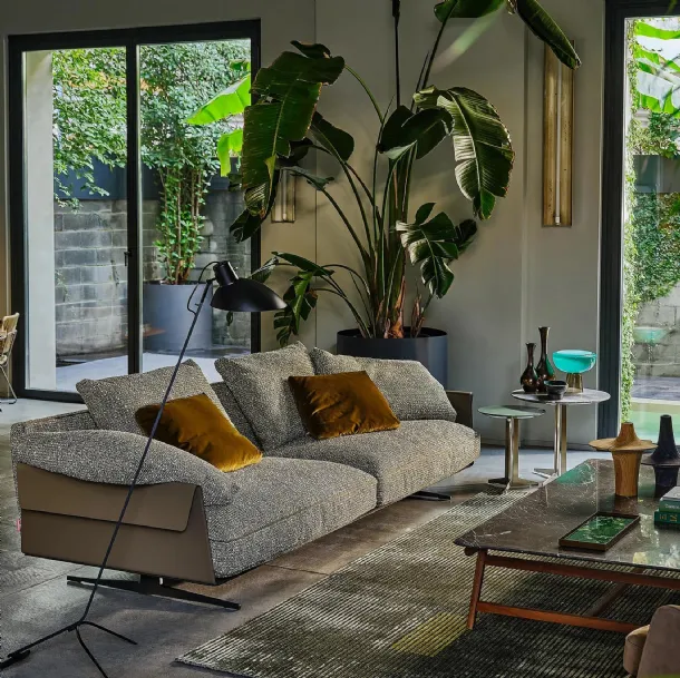 Bretton linear sofa by Flexform
