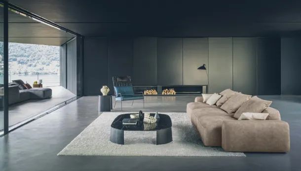 Dorvan leather linear sofa by Desirèe