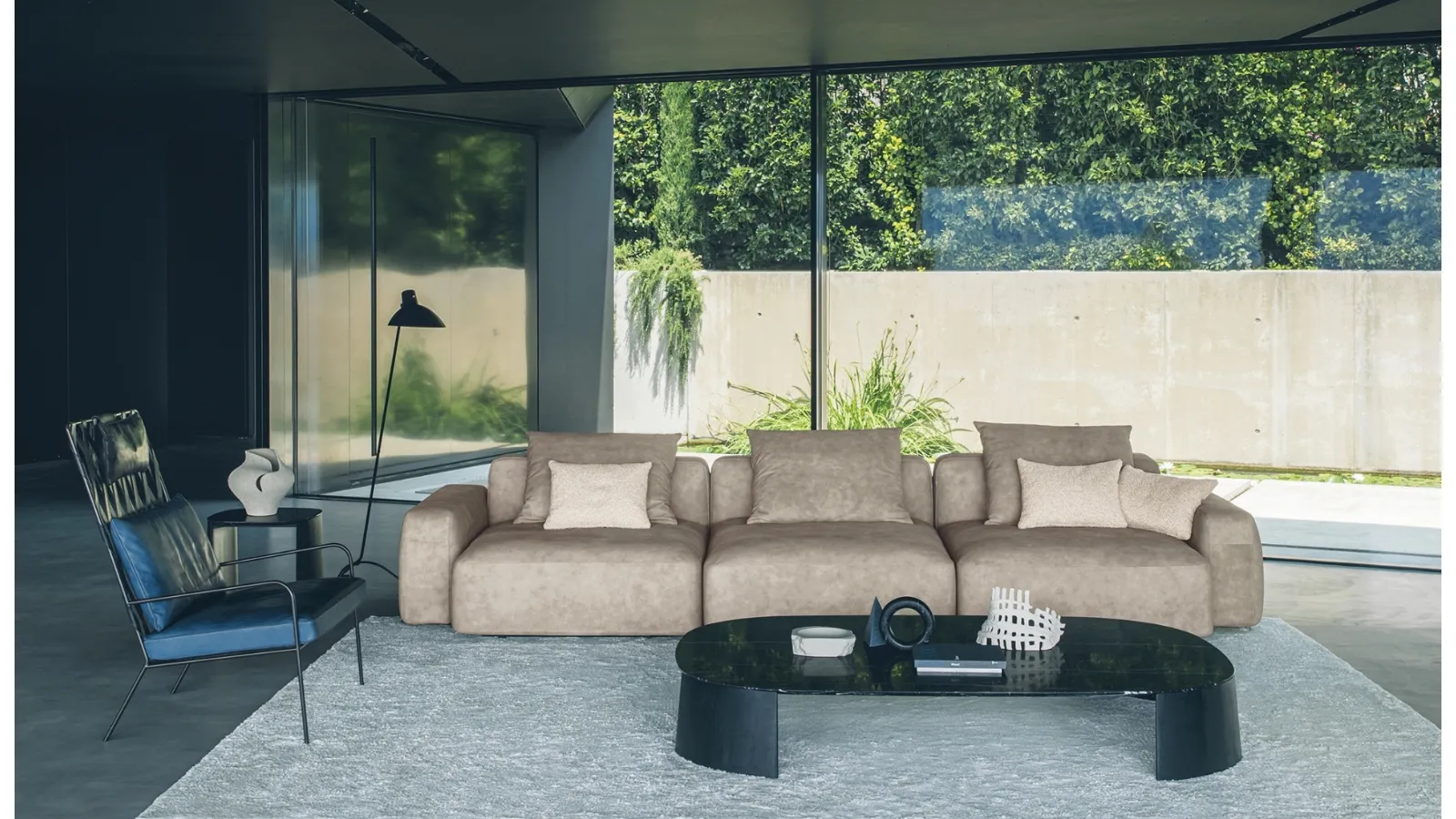Dorvan leather linear sofa by Desirèe