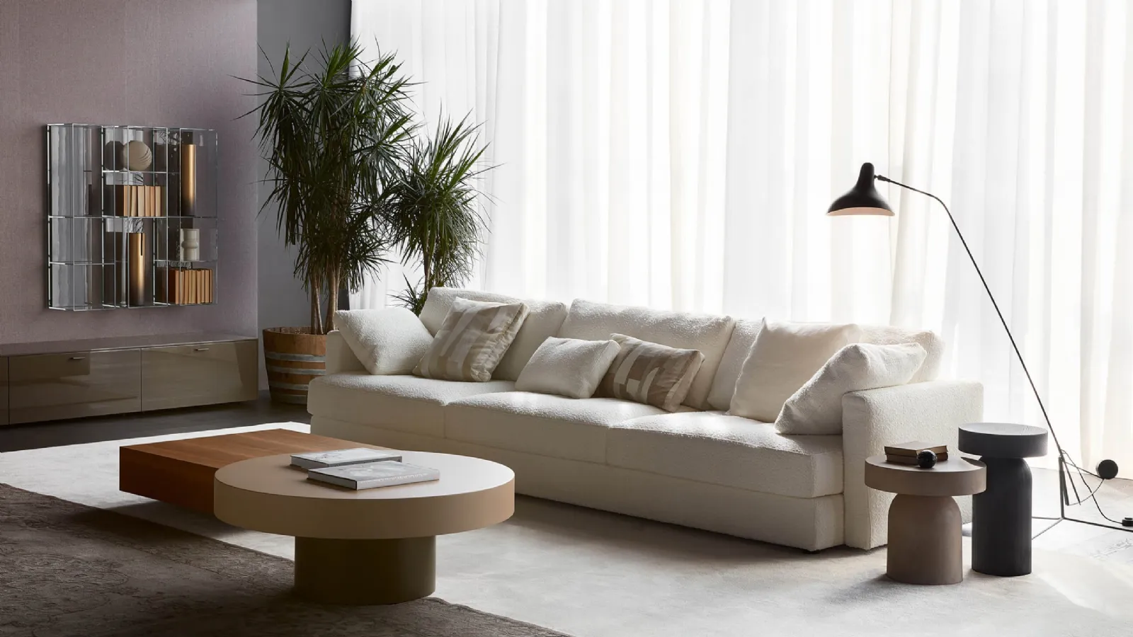 Modular linear sofa in light fabric Glee by Lema