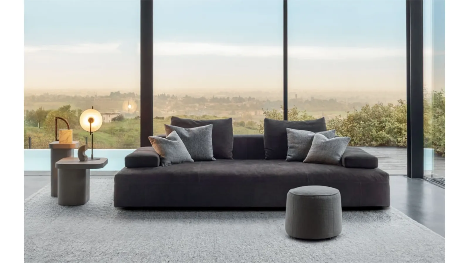 Glow-In linear sofa by Desirèe